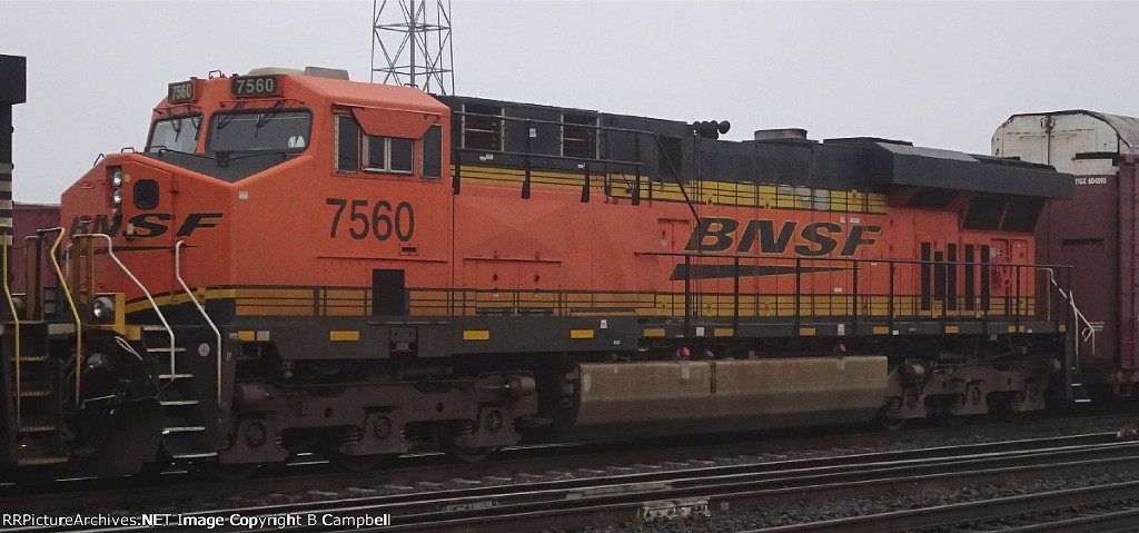BNSF 7560